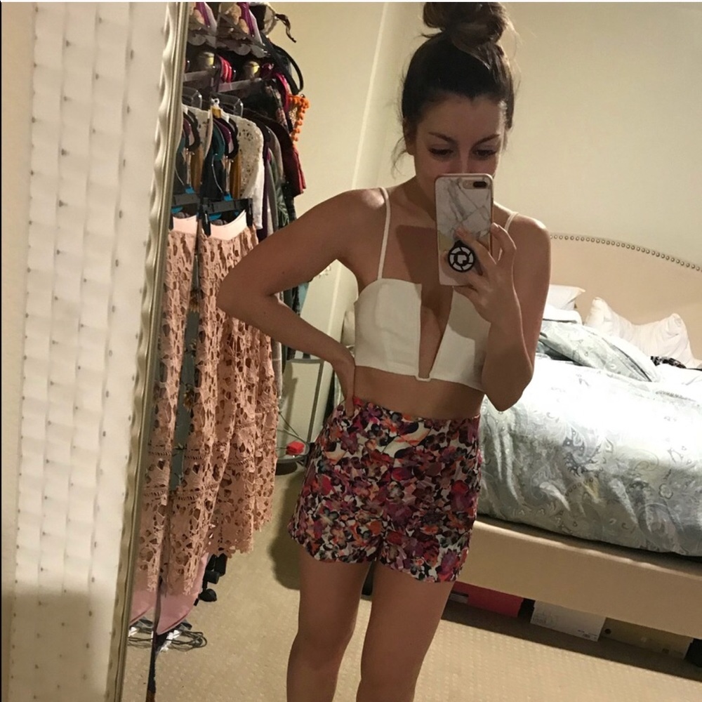 Cute outfit for hawaii-  top and shorts